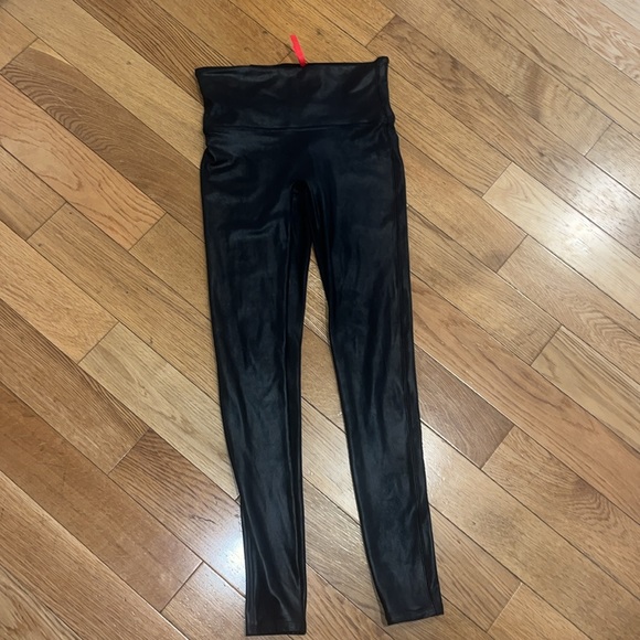 Spanx Black Faux Leather Leggings Size M EUC - Picture 7 of 8